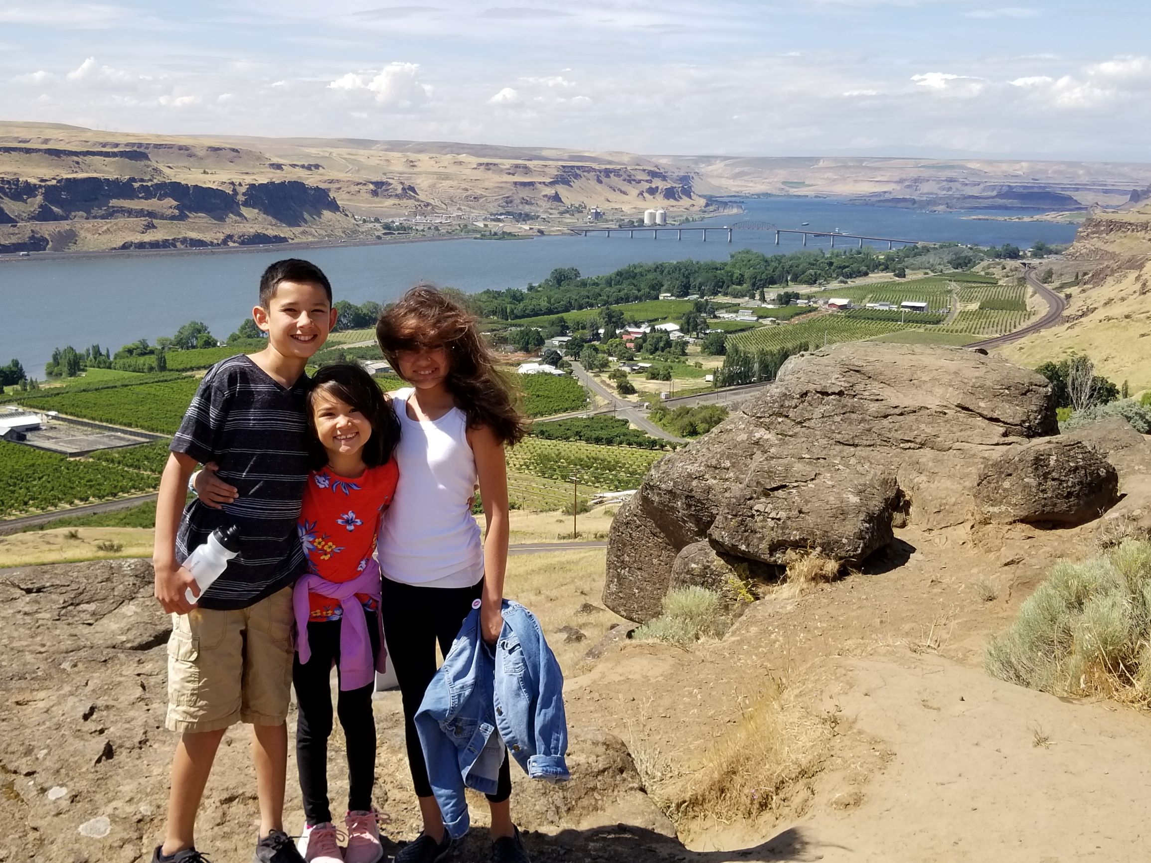 Roadschooling Trip with Kids Along the Columbia River Gorge